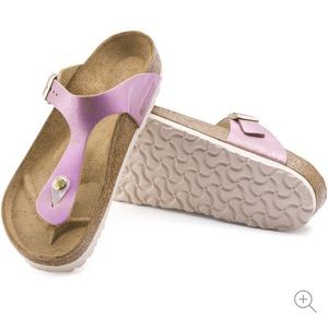 NWB Birkenstock Gizeh sandals in washed metallic pink